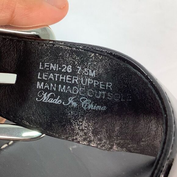 Donald J. Pliner Black Patent Leather Thong Buckle Slip On Sandals Sz 7.5M - Picture 8 of 9